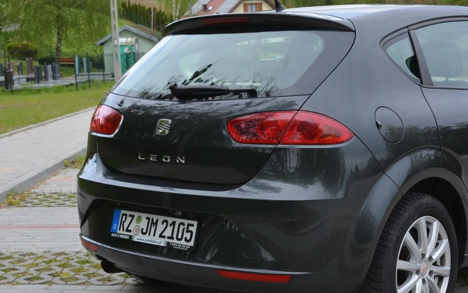Seat Leon cena 22900 przebieg: 178400, rok produkcji 2010 z Dzierzgoń małe 352